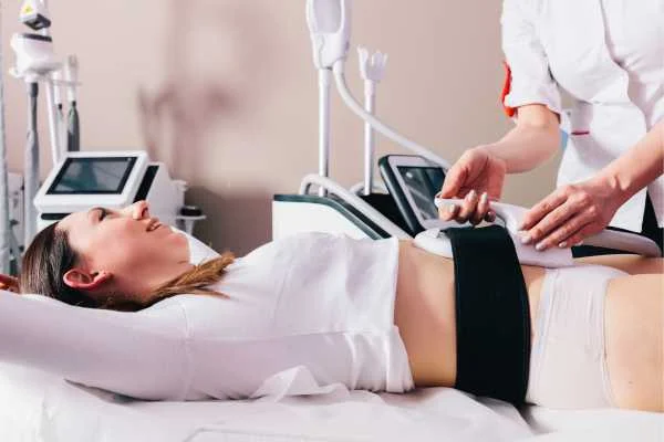 woman having body sculpting to help improve her body image and her mental health Bracknell