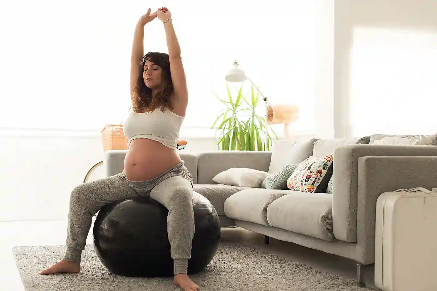 How to Support Your Core Safely During Pregnancy Bracknell